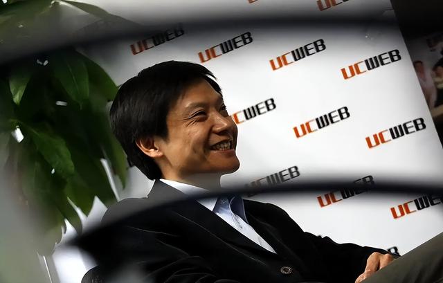 雷军自曝！坦言小米正遭遇两件大事，15年越做越大的原因藏在这？