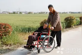 36年不离不弃照顾病妻，常熟退伍老兵用半生坚守爱的承诺图片