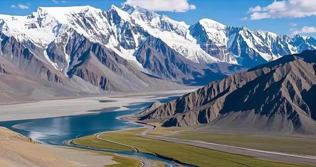 中塔边界为何是虚线？10万平方公里的帕米尔高原，本应全部回归