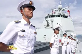 柬方宣布将接收2艘056后，不到48小时，中国5万吨级舰队抵达越南图片
