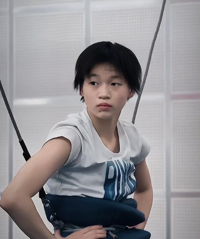 全红婵入学仅4天，担心的事再次发生，官媒：退不退由她自己决定
