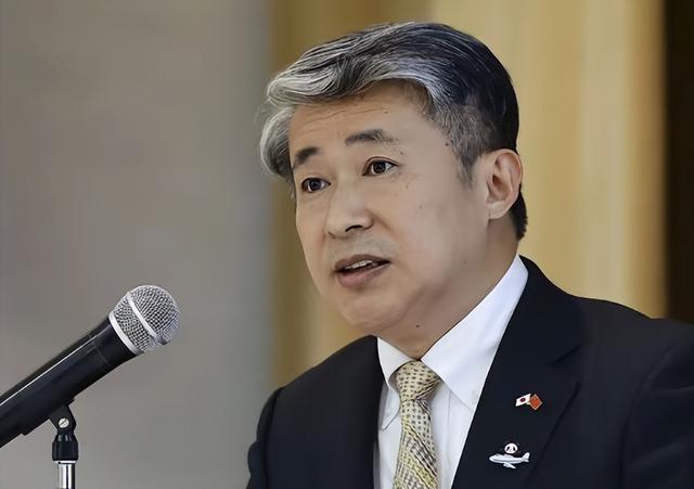 高市还没道歉，中日又出现新争端，日本要求解释 中方为何双手插兜