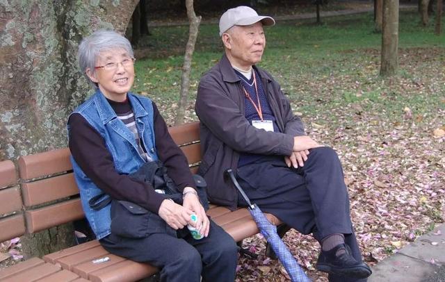 中国将迎来死亡高峰？22年去世1041万人，23年1110万，去年多少？