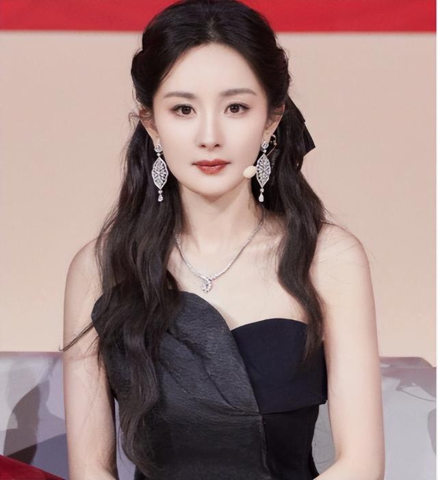 央视春晚彩排阵容公布！看了到场明星，网友泪目，有他在收视稳了