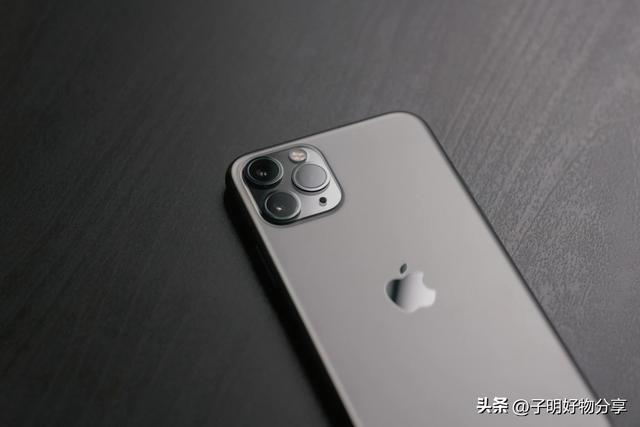 iPhone迎来三年爆发期：超薄旗舰、折叠屏、全玻璃曲面iPhone