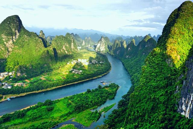 桂林旅游全攻略：山水画廊与舌尖美味的完美邂逅