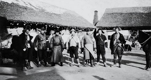 我国最后一个土匪，杀害叔叔，霸占婶婶，让解放军追踪了15 年！