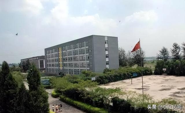 比军校招生还严格的大学，公务员率近百分百！复读生无缘填报
