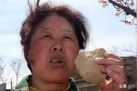河北一农妇54年吃5吨土，每天拿土当零食，专家看后揭开真相图片