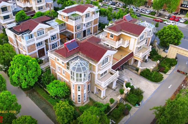 刘强东父母住哪里？京东开发的新新家园，直系亲属多在这住别墅