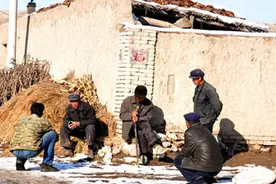 60岁女子张某相亲70岁男子胡某，两人刚一见面，女子说男方有点老图片