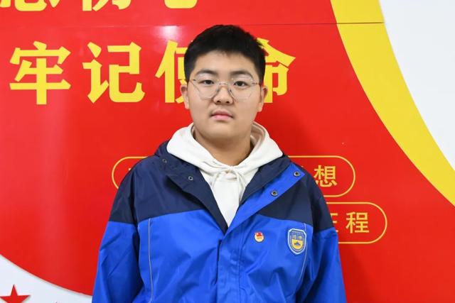 青春向党 薪火相传 | 我校举行2025-2026学年入团仪式