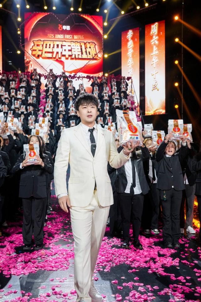 全网最“赚钱”的4位网红，个个赚的盆满钵满，身家过亿收入惊人