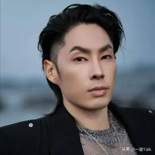 47岁吴建豪暴瘦，1米8才100斤	，尖嘴猴腮像老头，健康状况引担忧