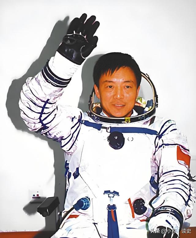 致敬中国航天人：李庆龙未赴星辰，却托举杨利伟叩问苍穹