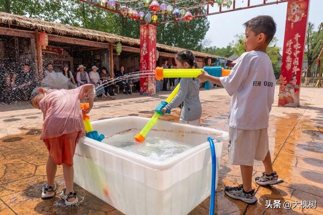 洪洞大槐树景区夏日好戏连台孝德文化节让传统与欢乐撞个满怀