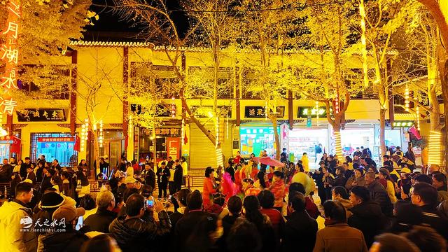 天水“黄金大道”嘉年华圆满谢幕：落叶为笺，共赴明年金色之约！