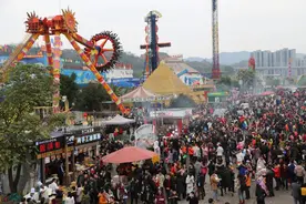 巴南“美心2号洋人街”项目新进展来了！2024年，游客可步入车间体验模拟生产，乘坐穿越厂房的新型过山车！图片