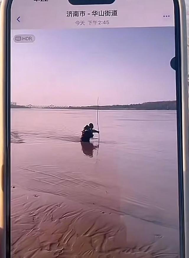 济南一母亲和3岁女儿黄河边失联近24小时，电动车遗留在岸边，救援人员正在搜救