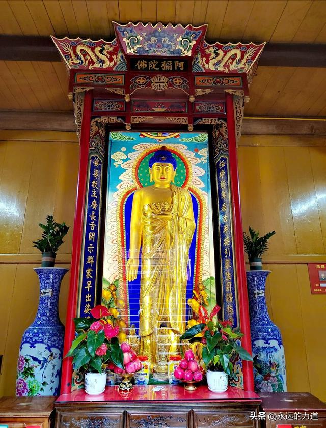 报国寺，从尘世走向净土的起点