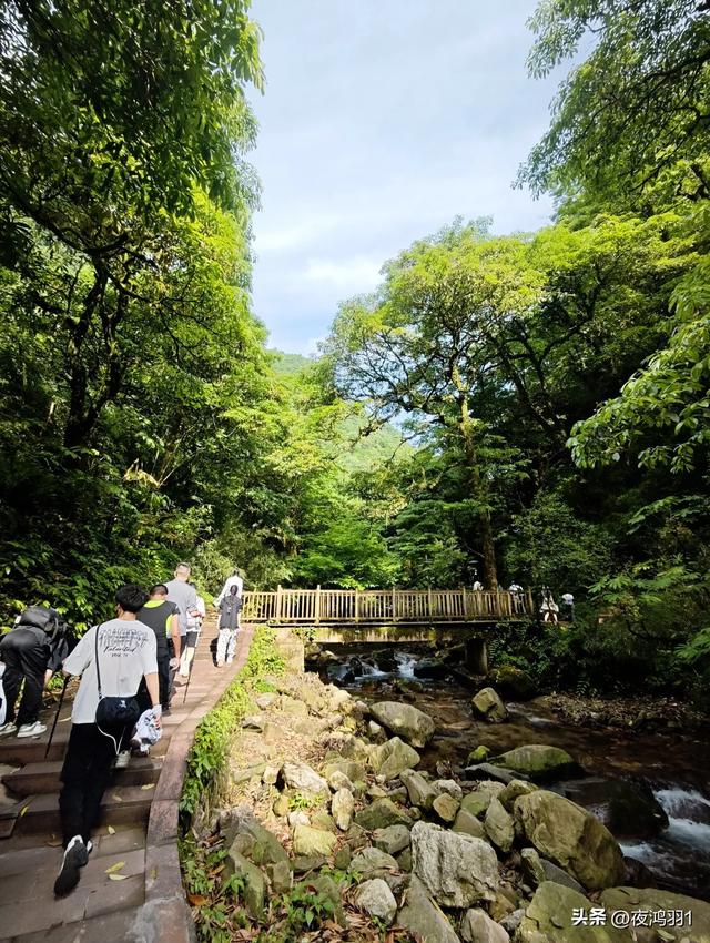徒步瓦屋山,太艰难了,坚持下来不容易