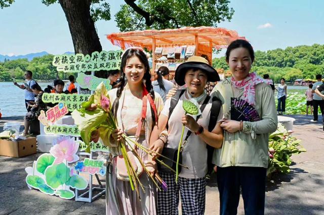 空瓶别扔！2个就能换西湖同款荷花
