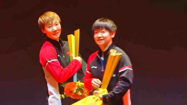 王曼昱战胜孙颖莎，夺得女单冠军，没想到仅用了一个庆祝动作