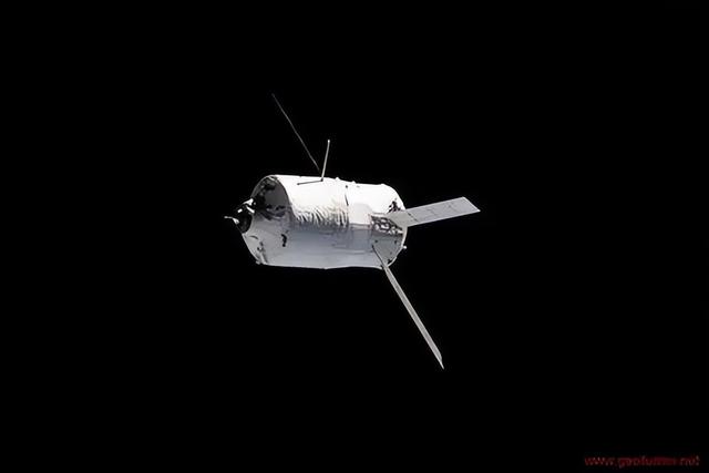 微型设备揭从未见引力波，提前10年探宇宙秘密