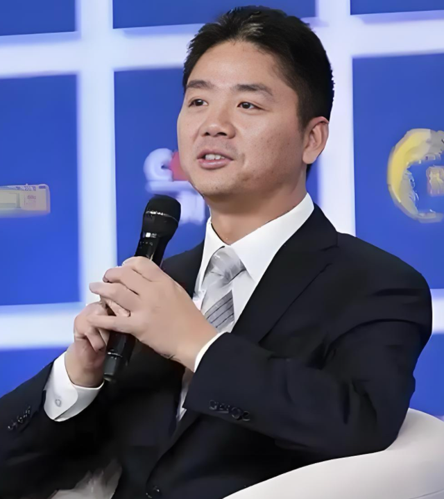 不装了！结婚10年后，章泽天彻底跟刘强东翻脸，郭晶晶当初没说错