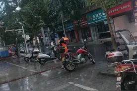 两千多工资的环卫工人，那么多人抢着干，原来这其中隐藏着秘密！图片