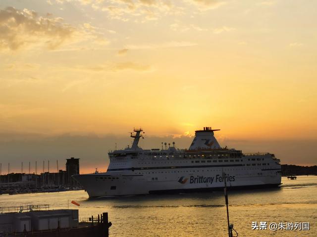 750年牛津，5000年巨石阵，一场与时间赛跑之旅