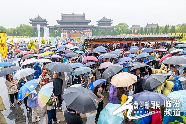 国庆假期 洪洞大槐树景区雨中迎客筑牢安全、服务防线