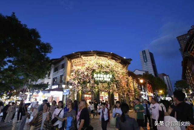 从戏宴到狂欢！昆明夜晚的正确打开方式来啦，逛吃玩住一站式搞定