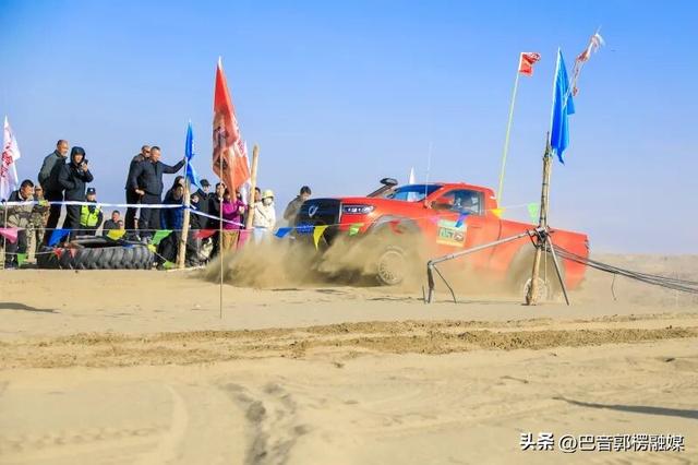金色沙海 巅峰对决 博湖县冬季沙漠越野争霸赛激情四射
