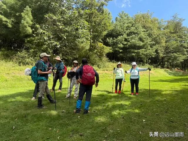 在阳光明媚的秋日里，我们走马街、三家村水库、团结乡滑草场，爽
