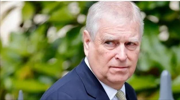 英国王室颜面尽失！安德鲁王子管不住下半身，和上千名女性有染