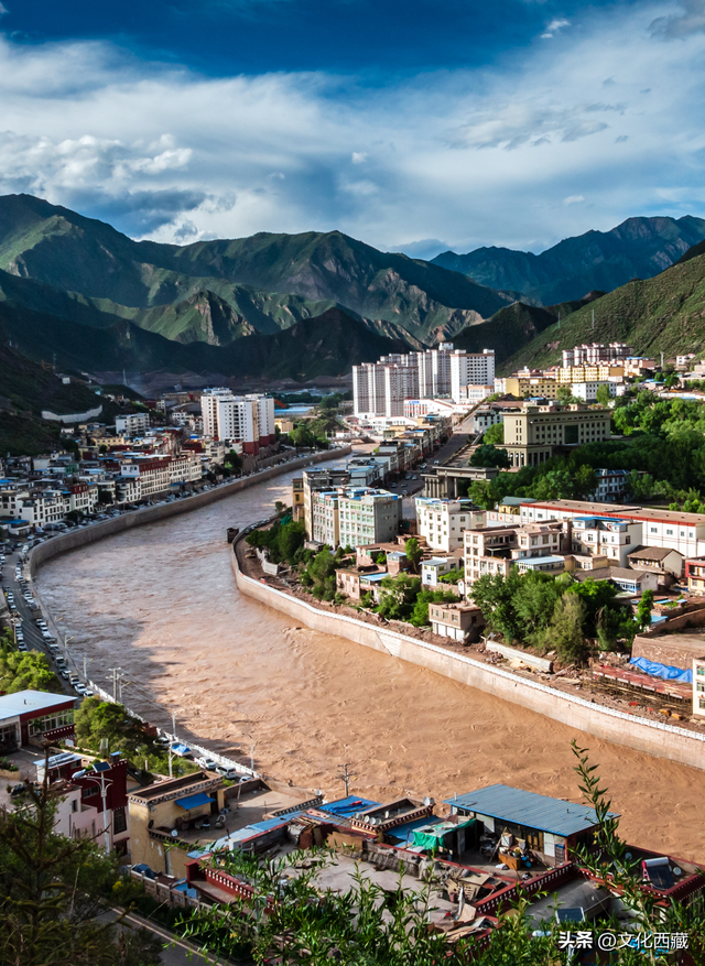 西藏“东大门”！被90%游客错过的宝藏城市，藏着世界级奇观！