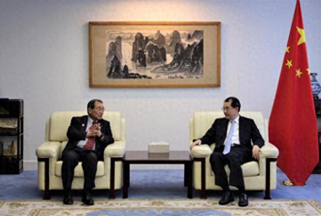 日方高层请求访华，中方大使下死命令	，高市早苗认错是唯一通行证