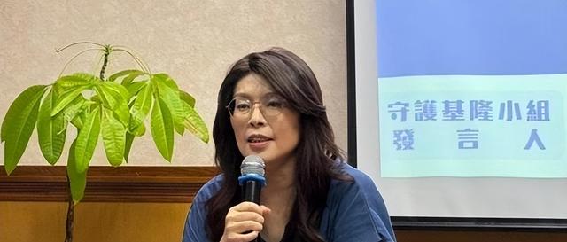 第四次大辩论落幕，张亚中不负众望获得认可，郑丽文表现一言难尽
