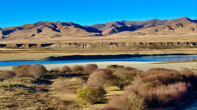 玛曲：黄河岸秋末冬初的絮语