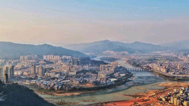 福建省“巨无霸”县级市？人口不到50万，面积比2个深圳还大
