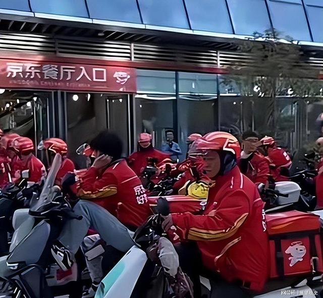 外卖大战杀疯了！京东美团阿里血拼，谁退谁死？