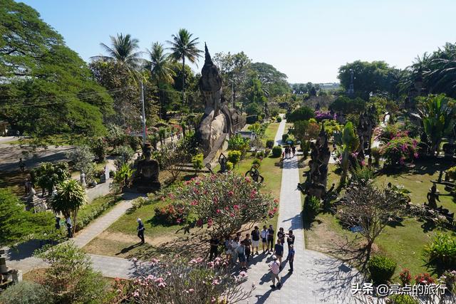 搭乘高铁去老挝，老挝旅行日记：万象（香昆寺、西蒙寺）