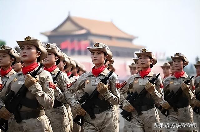 93受阅女兵参加婚礼被骂惨！网友：穿这套衣服去是几个意思？