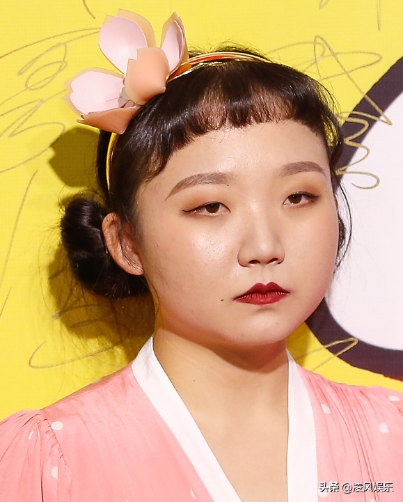 收手吧“资本家的丑孩子”！没有颜值和演技，就别出来霍霍观众了