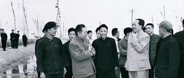 70多年前的大雪天	，毛主席为何把省会从开封迁郑州？