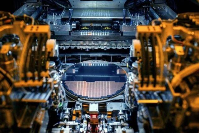 3纳米不够看了？中国正在搞的“原子制造”，能让芯片算力翻千倍