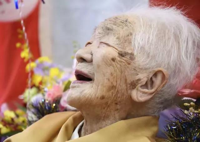 一位98岁母亲！即将临终时对儿子说: 若有来生妈想做你家那条狗