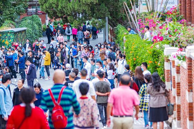 国内9大景区口碑崩塌！游客怒斥巨坑，第一名令人寒心…