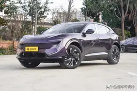 新车 | 售21.99万元/标配前排零重力座椅，阿维塔07 Pro+实车到店图片